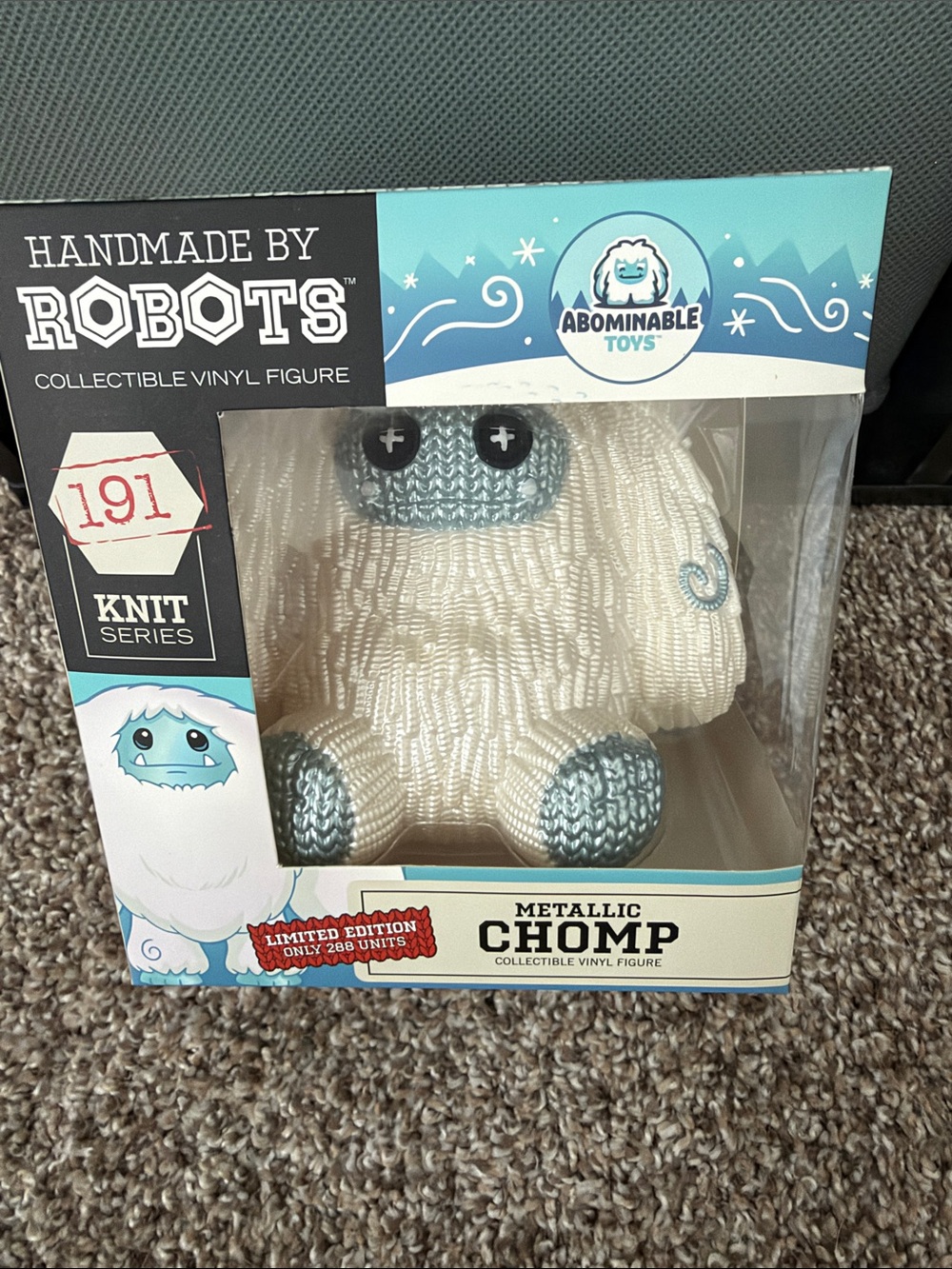 Disney Metallic Chomp Knit Series Vinyl Figure - White & Light Blue